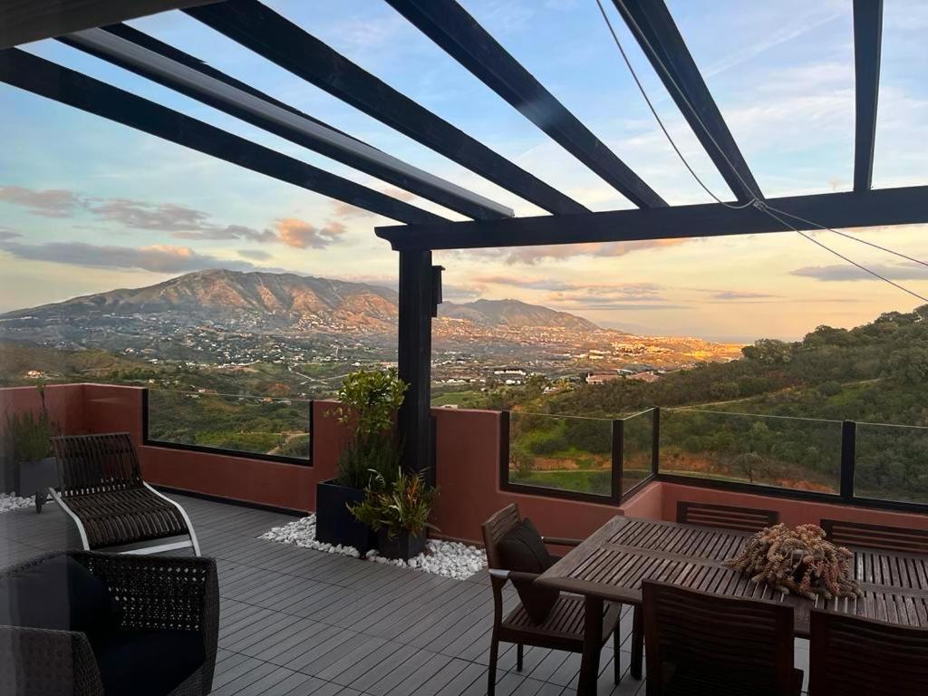 Bright Apartment In The Hills Of Elviria Málaga Exterior foto