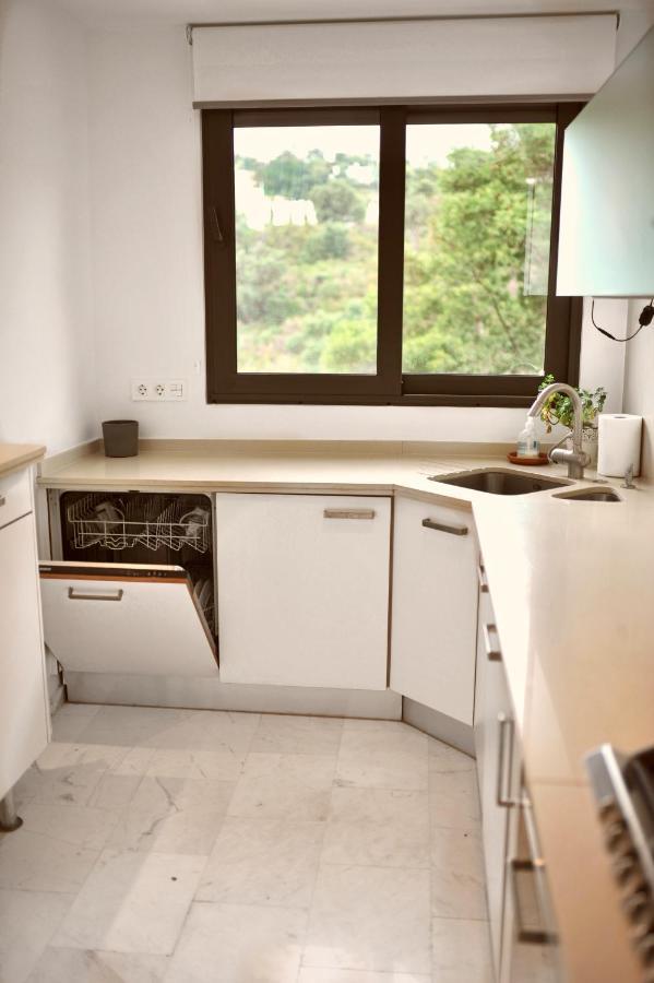 Bright Apartment In The Hills Of Elviria Málaga Exterior foto